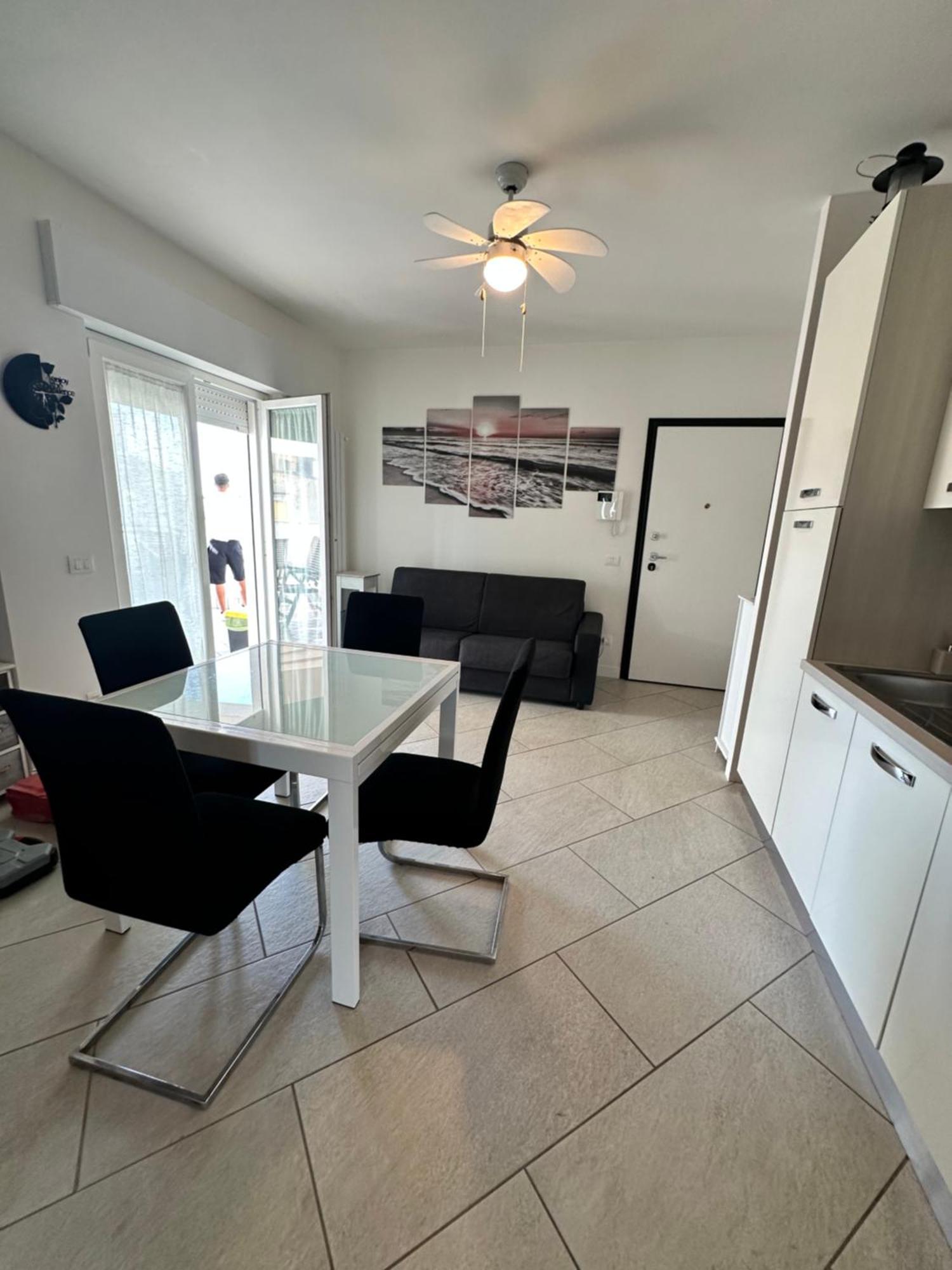 Un Passo Dal Mare Appartement Nettuno Buitenkant foto